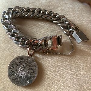Beautiful bracelet with a letter M